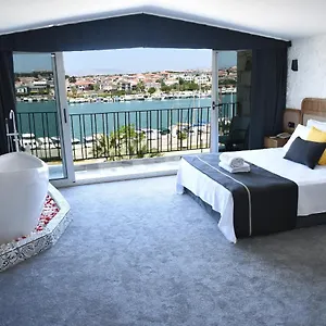 buradan rezervasyon yapın