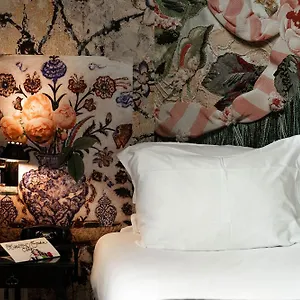 מלון Du Petit Moulin, Haute Couture By Lacroix פריז