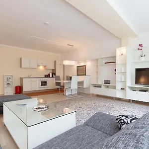 Appartement Christian Oper - Contactless Check In