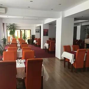 Old Pensiunea , Otopeni Roménia
